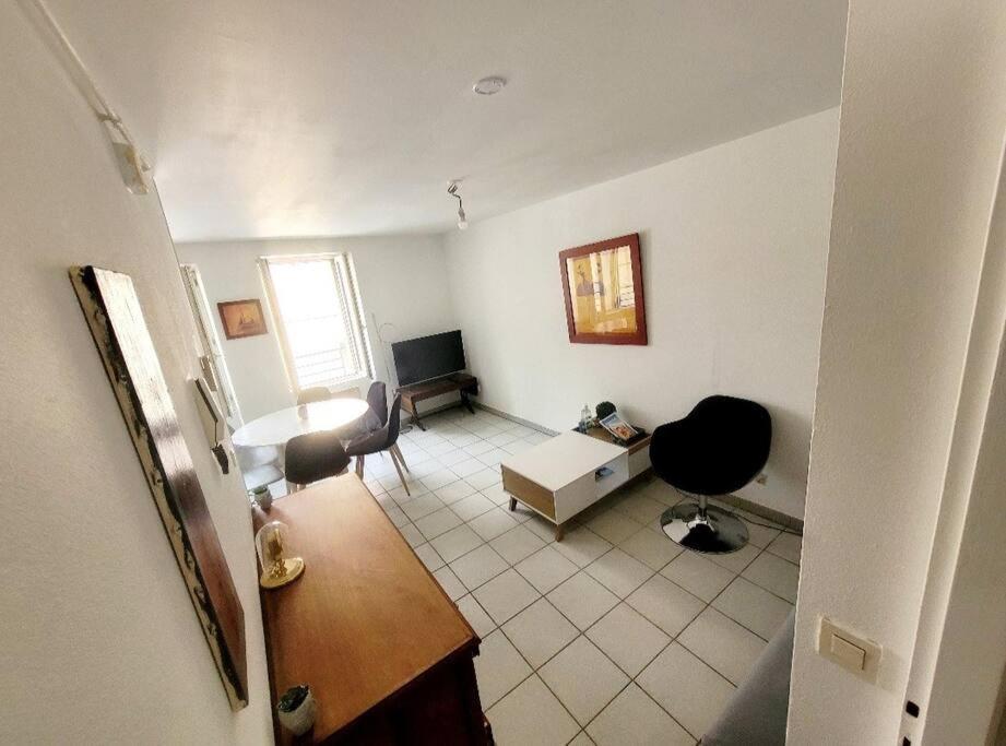 ואלנס Appartement 2 Chambres Centre Ville Au Calme מראה חיצוני תמונה